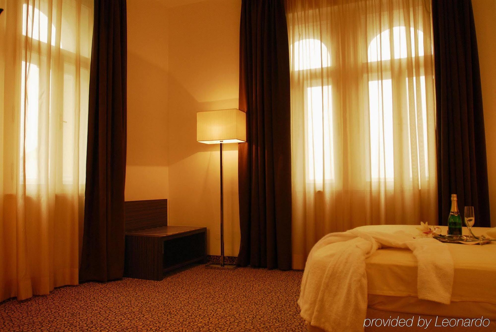 Hotel Assenzio Prague Extérieur photo